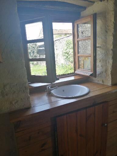 Traditional Stone Cottage Condac المظهر الخارجي الصورة