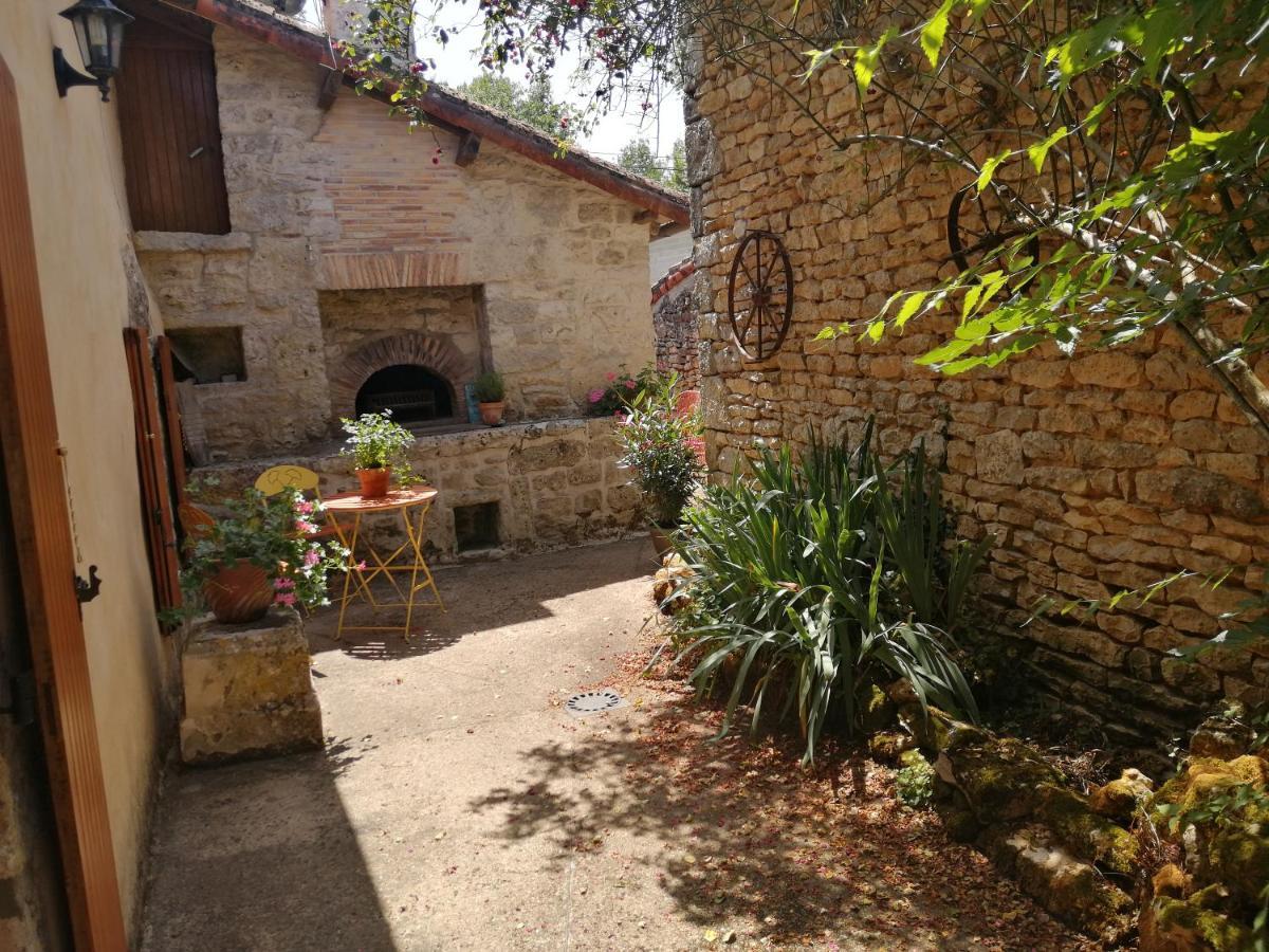Traditional Stone Cottage Condac المظهر الخارجي الصورة