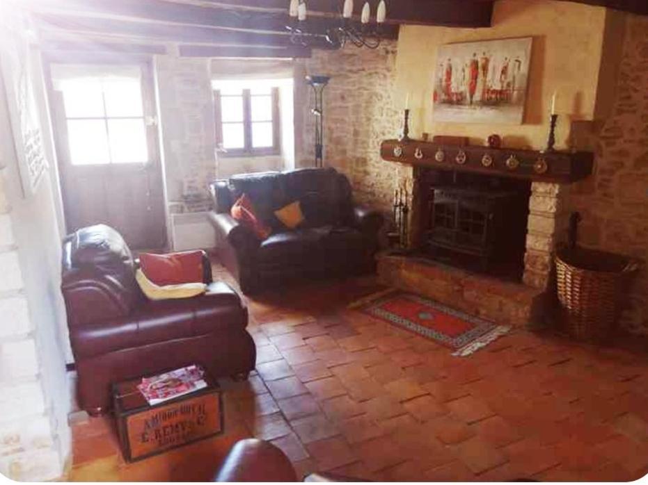 Traditional Stone Cottage Condac المظهر الخارجي الصورة